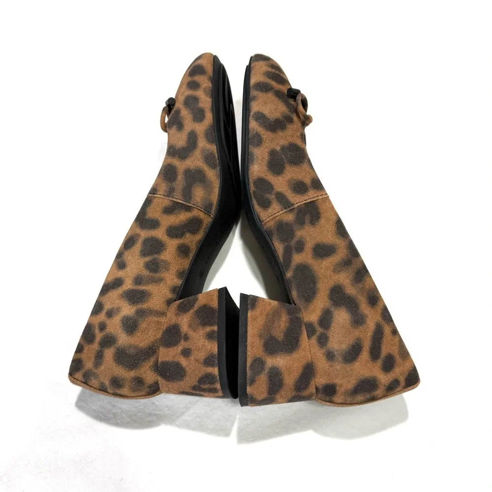 Gentle Souls by Kenneth Cole Leopard Print Pump Size 8.5 Leather Bow Classic